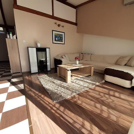Apartment Franka ドラマリ エクステリア 写真
