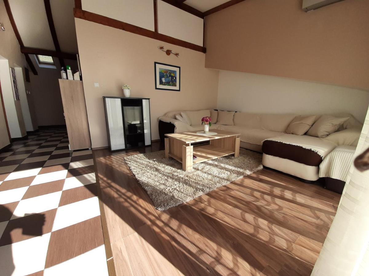 Apartment Franka ドラマリ エクステリア 写真