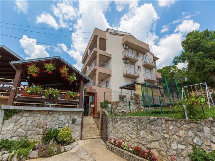 Apartment Franka ドラマリ エクステリア 写真